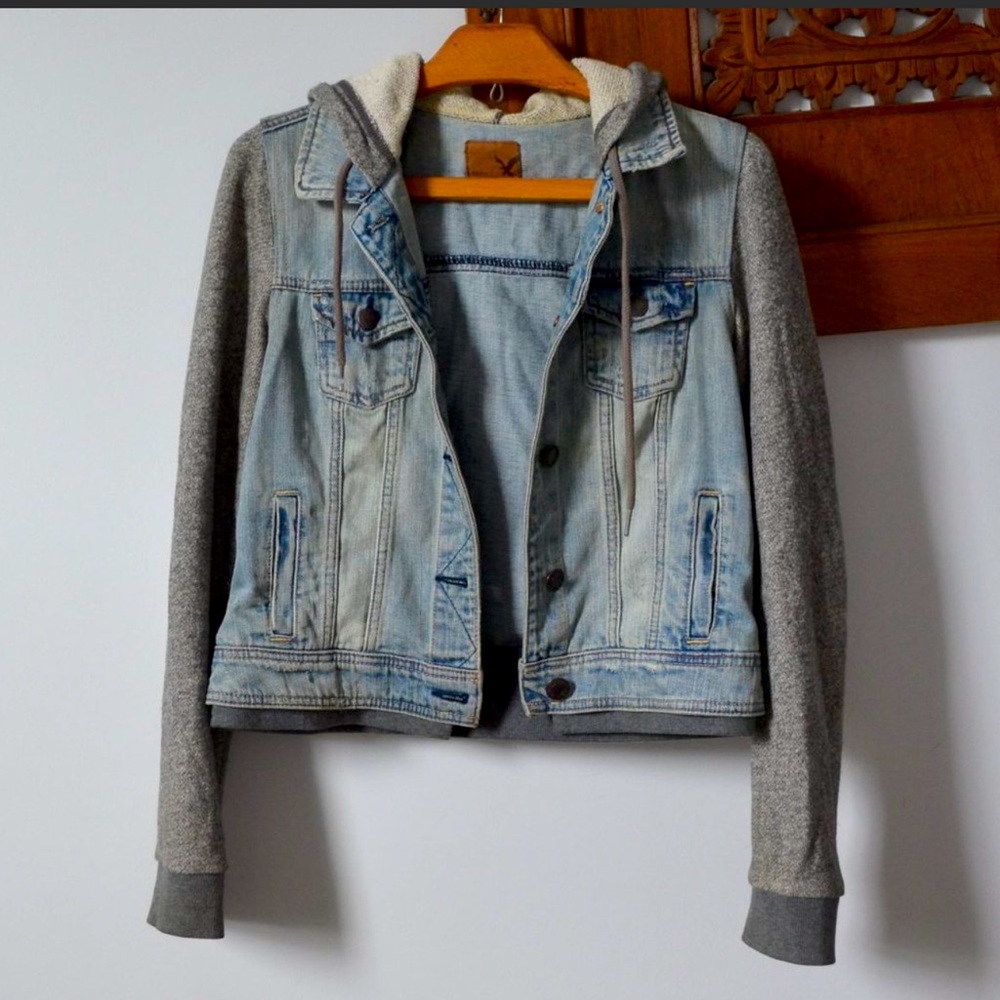 AE Jean Sweatshirt Jacket - size Medium